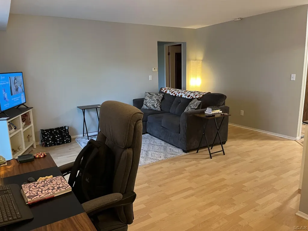 30515 W 14 Mile Road Farmington Hills City MI 48334