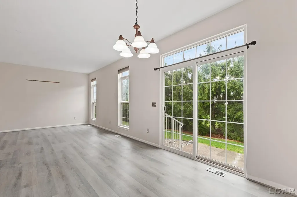 112 Burwyck Park Drive Saline City MI 48176
