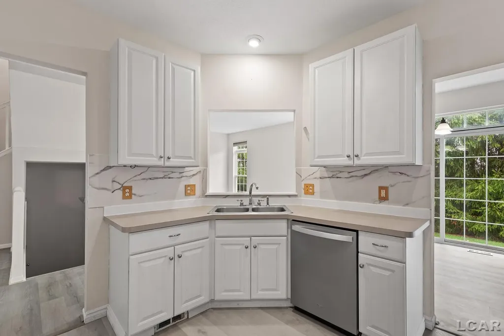 112 Burwyck Park Drive Saline City MI 48176