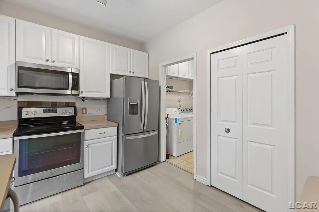 112 Burwyck Park Drive Saline City MI 48176