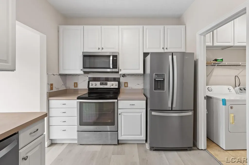 112 Burwyck Park Drive Saline City MI 48176