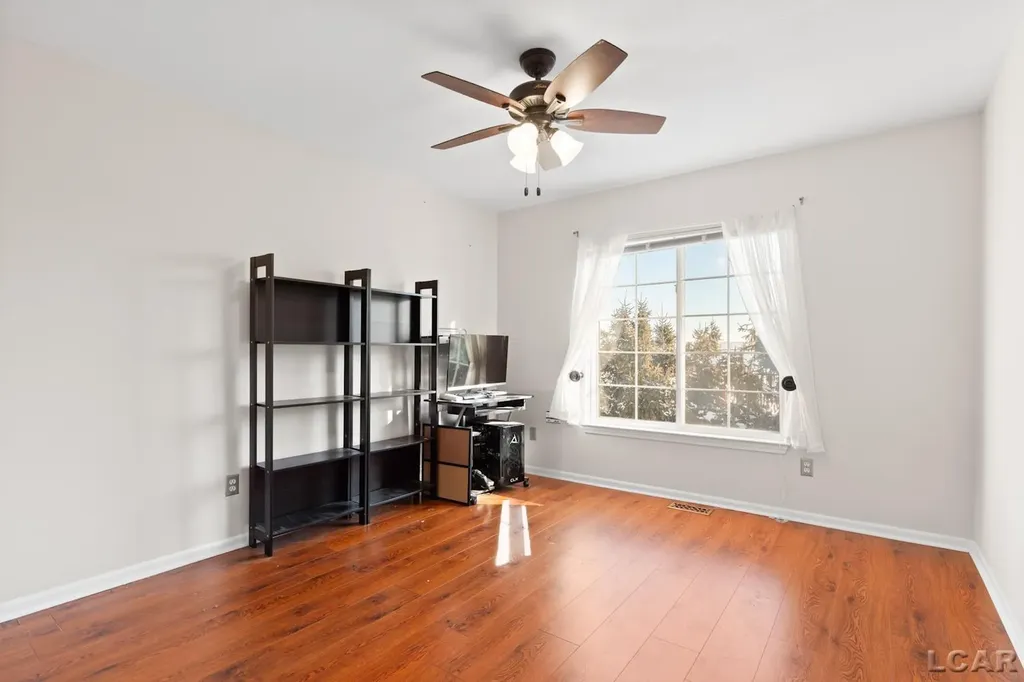 112 Burwyck Park Drive Saline City MI 48176