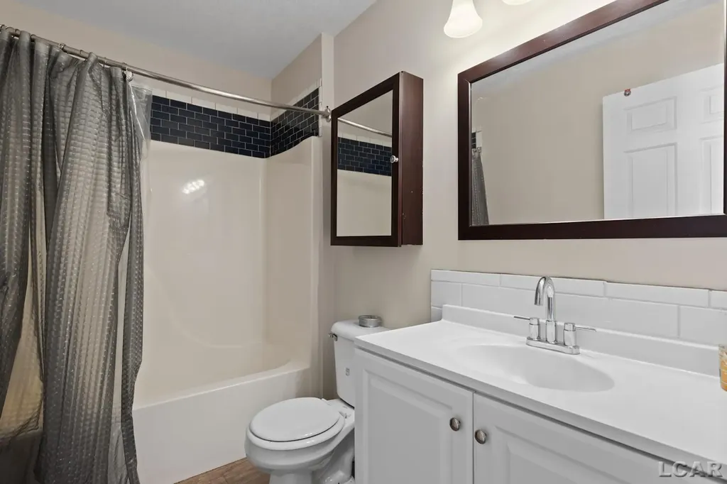112 Burwyck Park Drive Saline City MI 48176