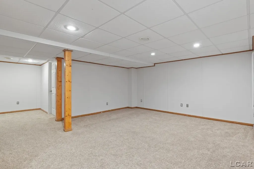 112 Burwyck Park Drive Saline City MI 48176
