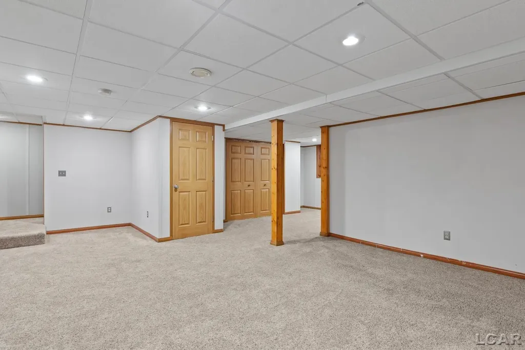 112 Burwyck Park Drive Saline City MI 48176