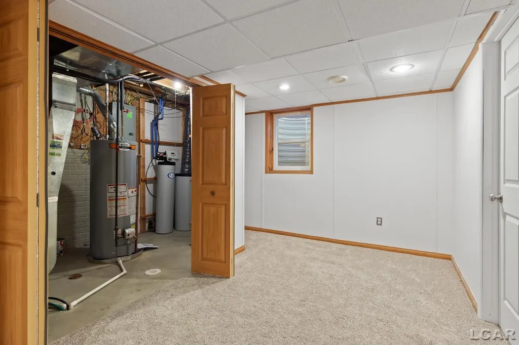 112 Burwyck Park Drive Saline City MI 48176