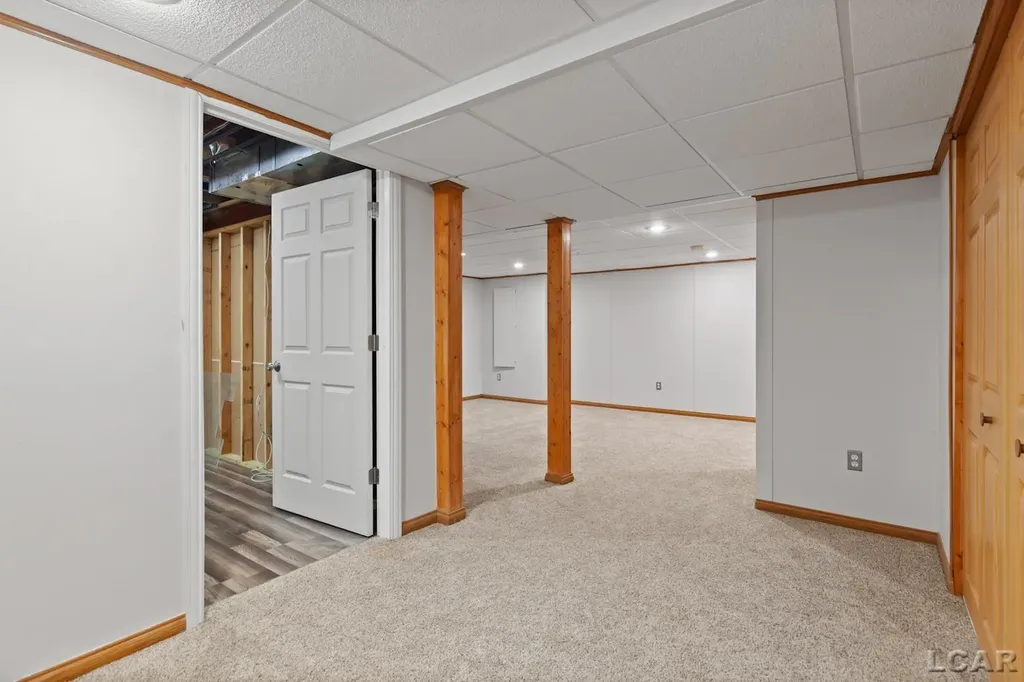 112 Burwyck Park Drive Saline City MI 48176