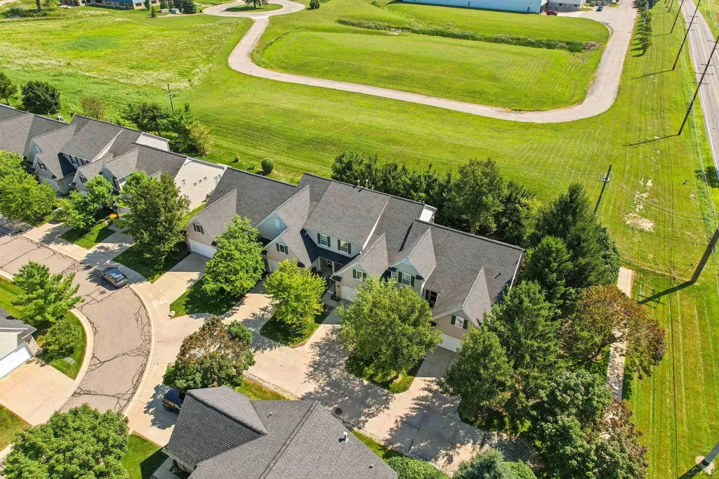 112 Burwyck Park Drive Saline City MI 48176