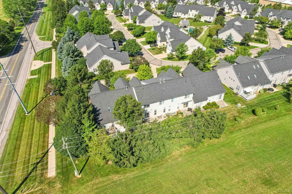 112 Burwyck Park Drive Saline City MI 48176