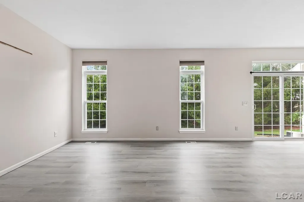 112 Burwyck Park Drive Saline City MI 48176
