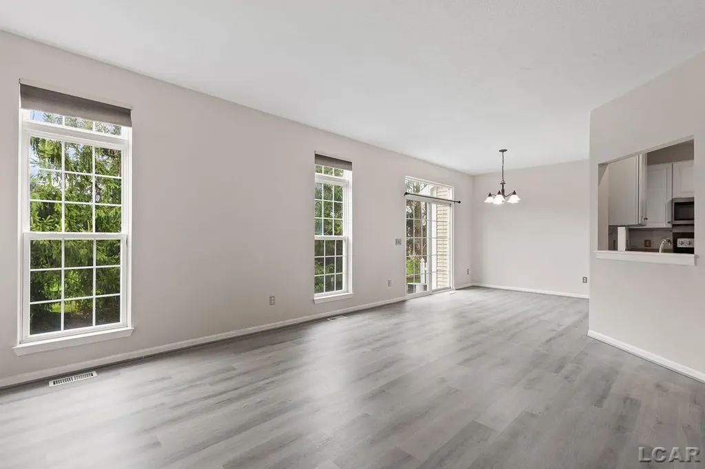 112 Burwyck Park Drive Saline City MI 48176
