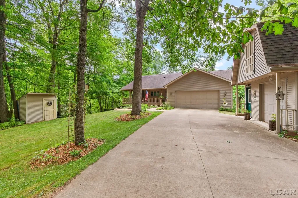 9949 Indian Trail Camden Township MI 49255