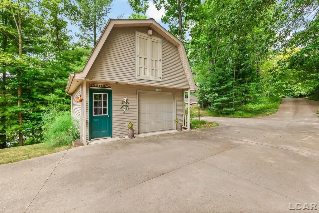 9949 Indian Trail Camden Township MI 49255
