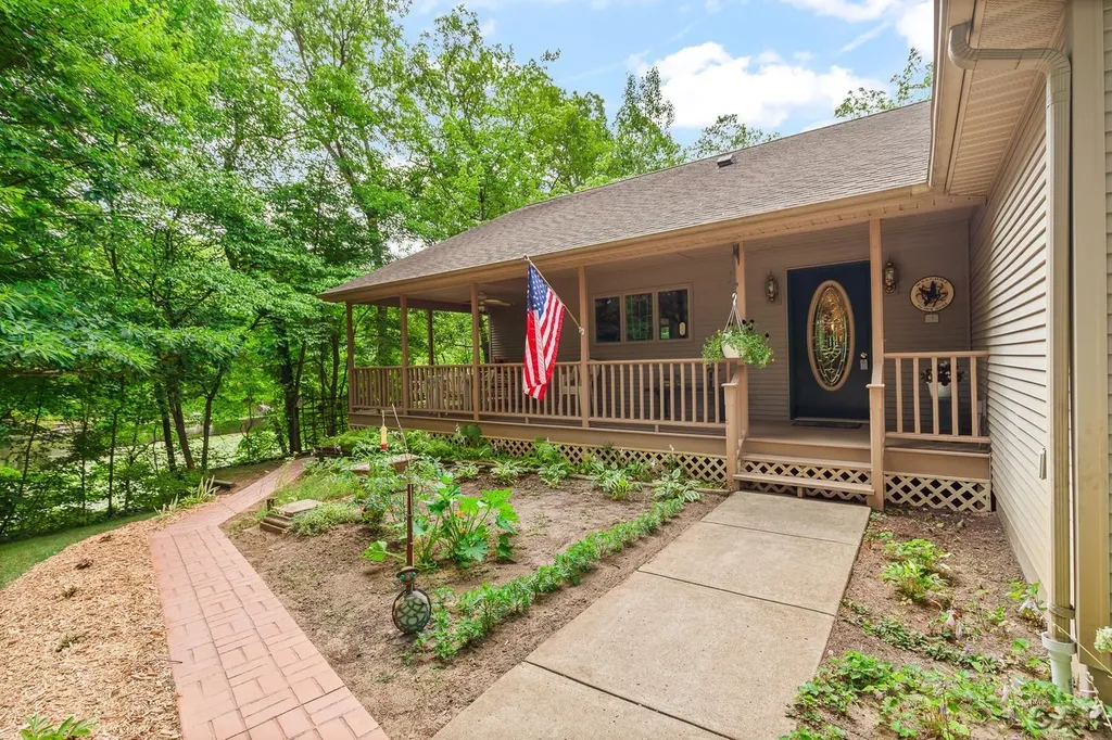 9949 Indian Trail Camden Township MI 49255