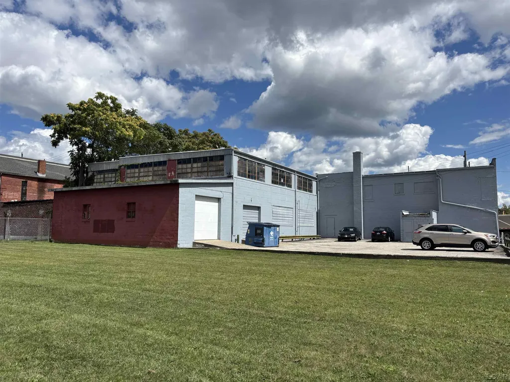 148 S Winter Street Adrian City MI 49221