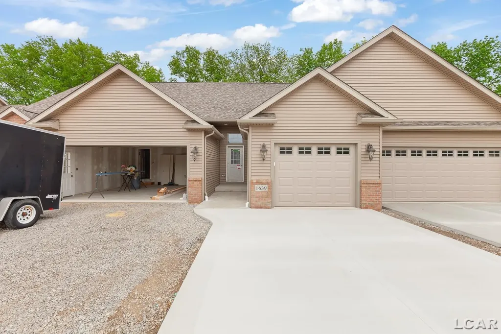 1639 Rivers Edge Court Madison Charter Township MI 49221