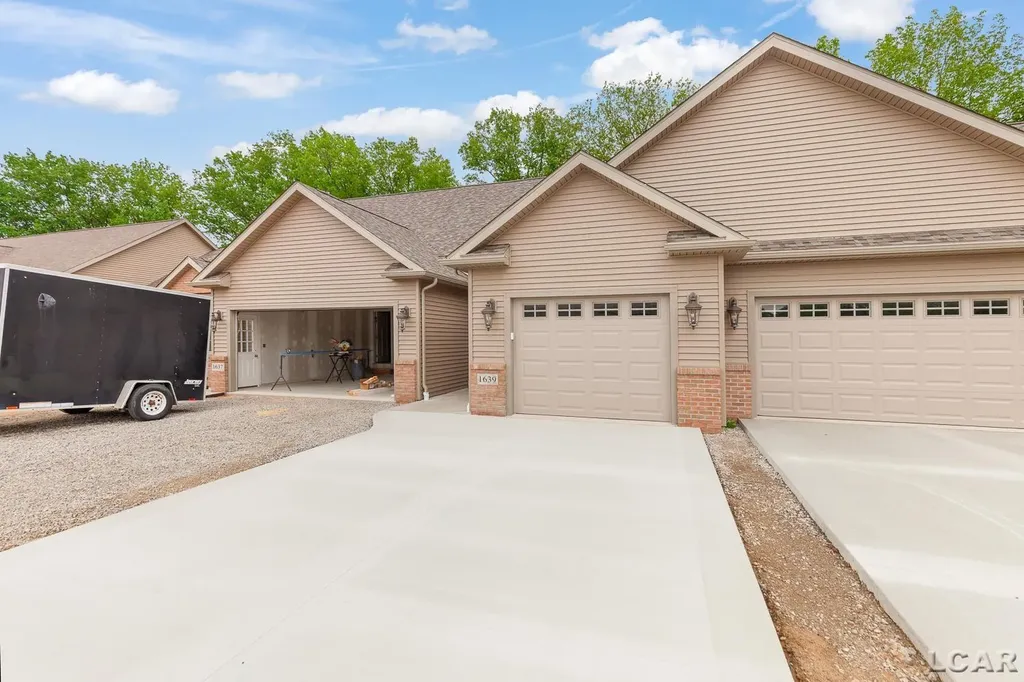 1639 Rivers Edge Court Madison Charter Township MI 49221