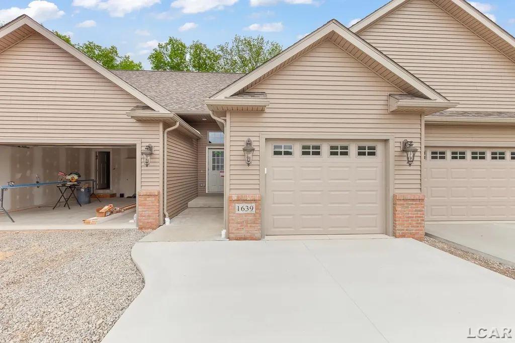 1639 Rivers Edge Court Madison Charter Township MI 49221