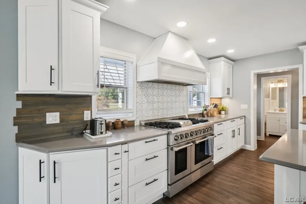 2550 Bent Oak Avenue Adrian Township MI 49221