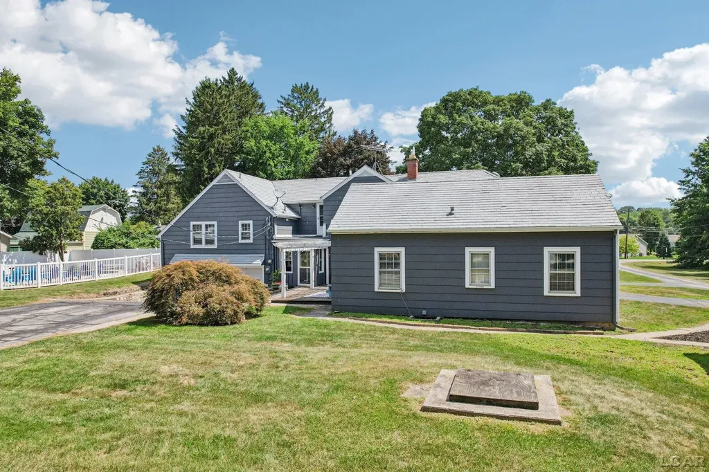 2550 Bent Oak Avenue Adrian Township MI 49221