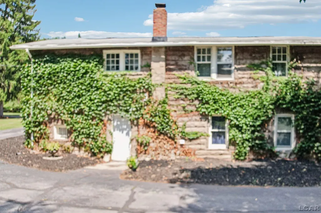 2550 Bent Oak Avenue Adrian Township MI 49221