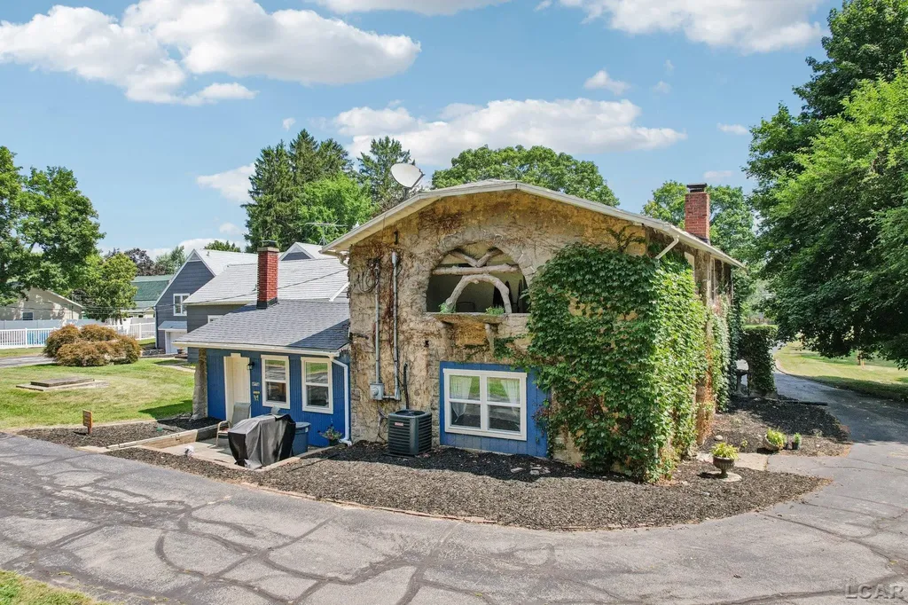 2550 Bent Oak Avenue Adrian Township MI 49221