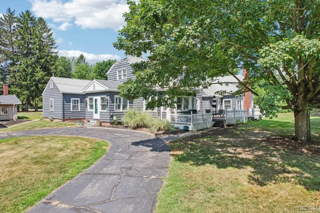 2550 Bent Oak Avenue Adrian Township MI 49221