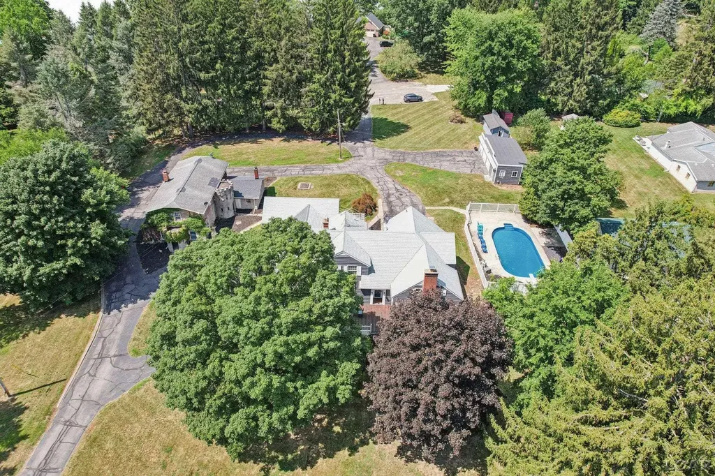 2550 Bent Oak Avenue Adrian Township MI 49221