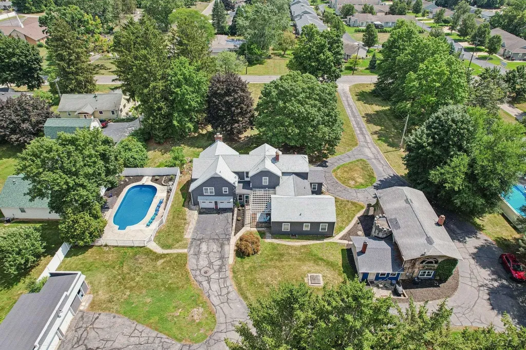 2550 Bent Oak Avenue Adrian Township MI 49221