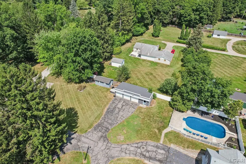 2550 Bent Oak Avenue Adrian Township MI 49221