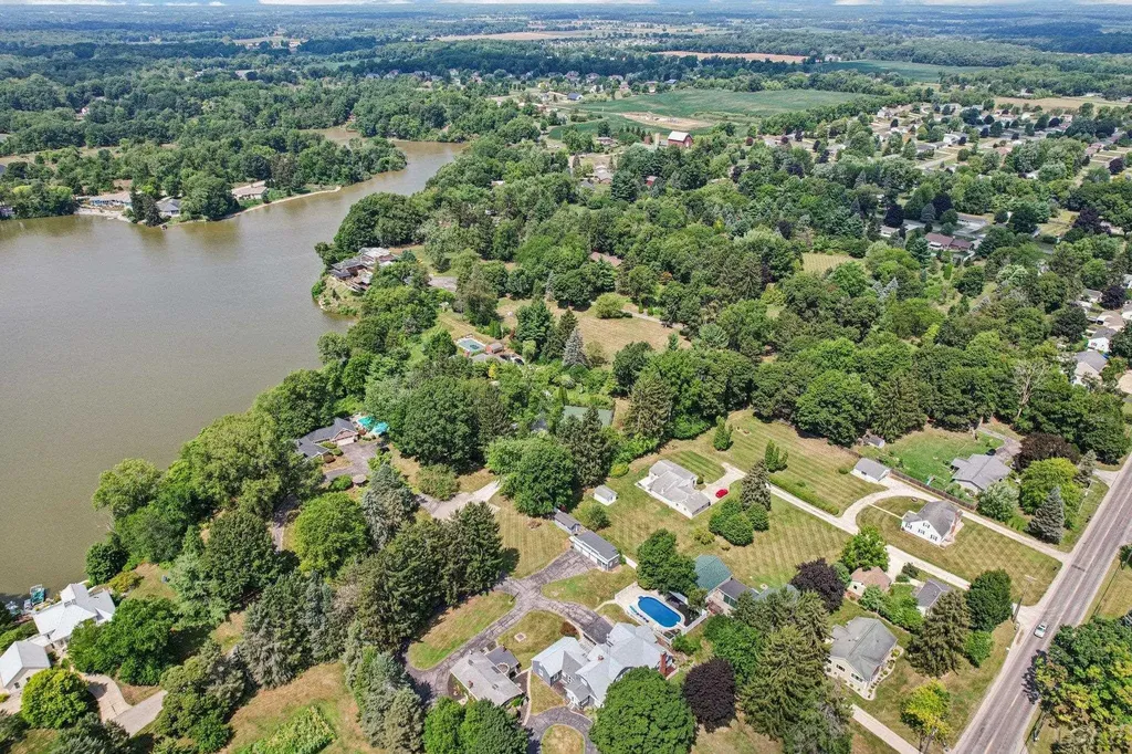 2550 Bent Oak Avenue Adrian Township MI 49221