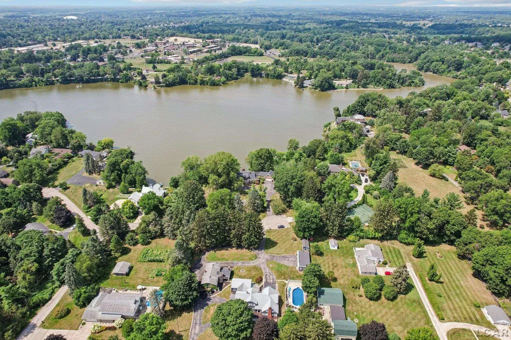 2550 Bent Oak Avenue Adrian Township MI 49221