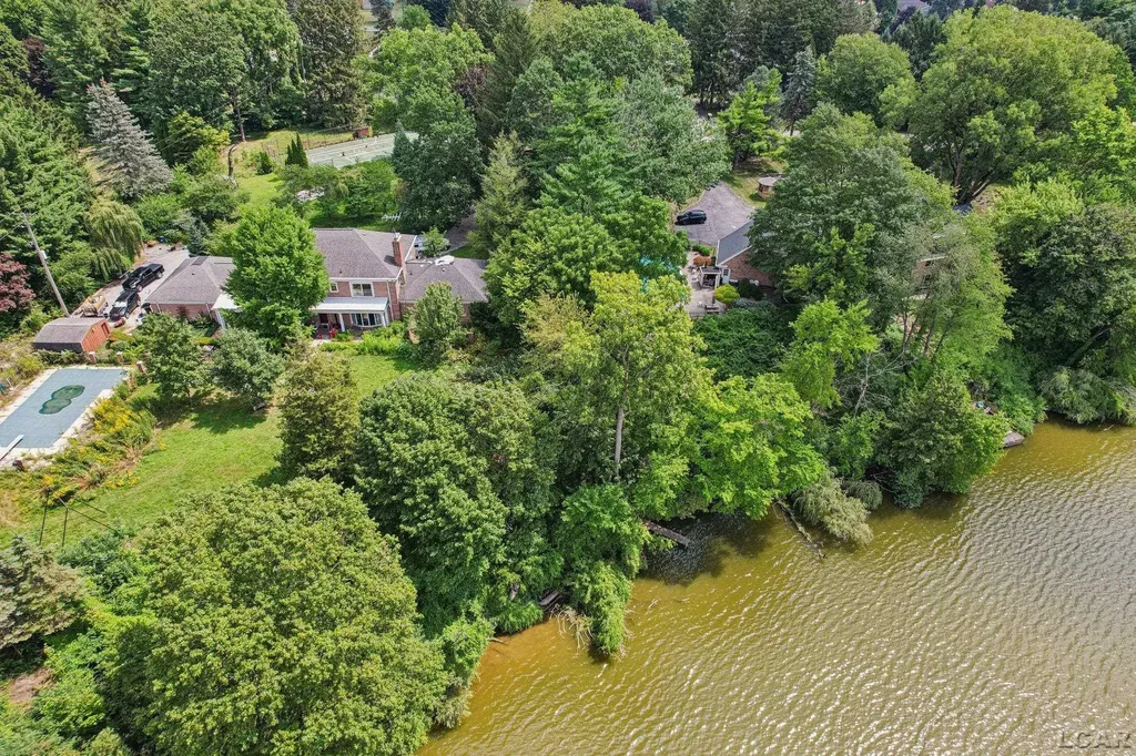2550 Bent Oak Avenue Adrian Township MI 49221