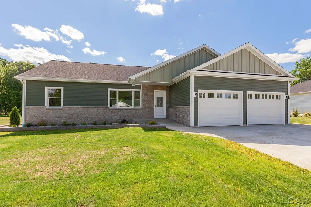 4173 Evergreen Road Adrian City MI 49221