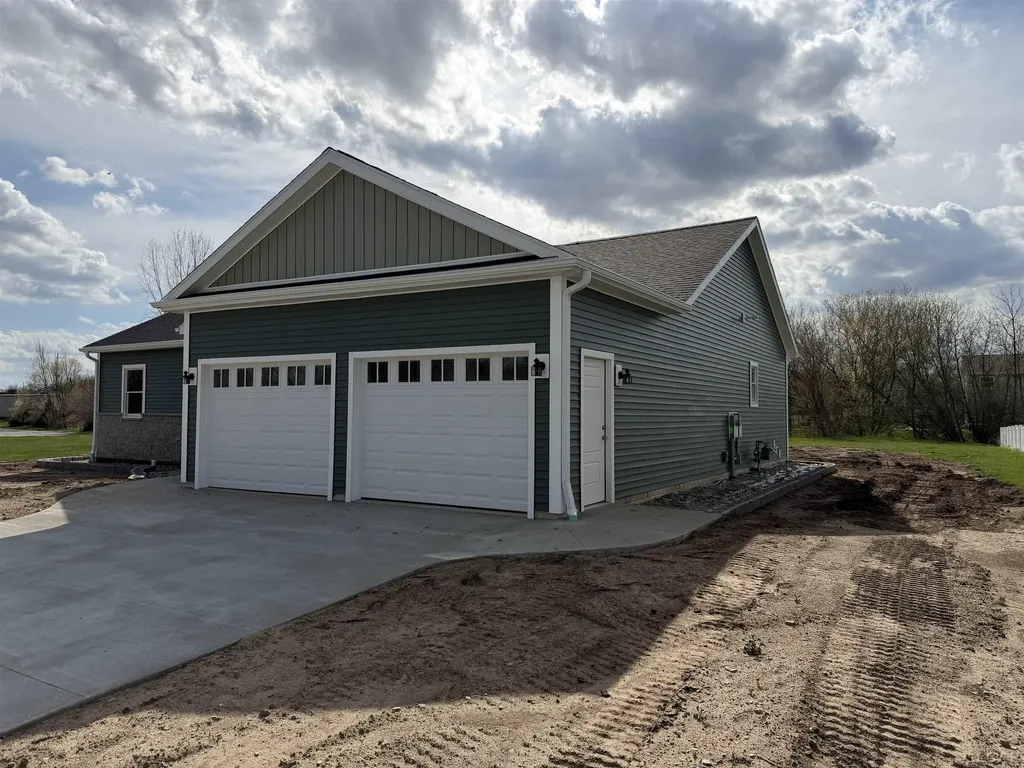 4173 Evergreen Road Adrian City MI 49221