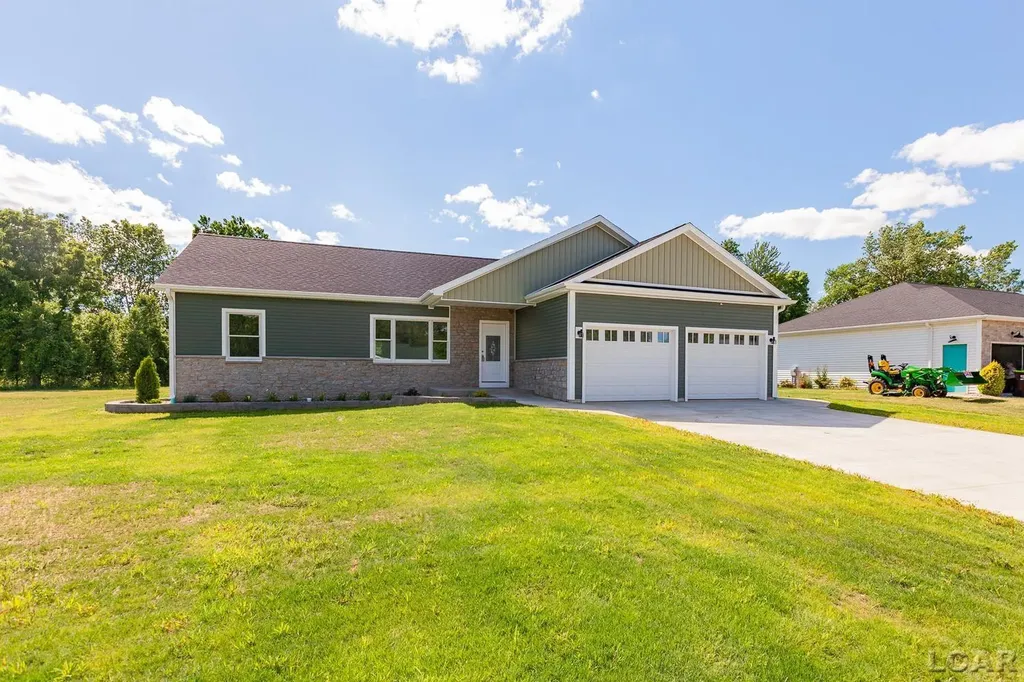 4173 Evergreen Road Adrian City MI 49221