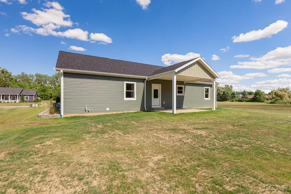 4173 Evergreen Road Adrian City MI 49221