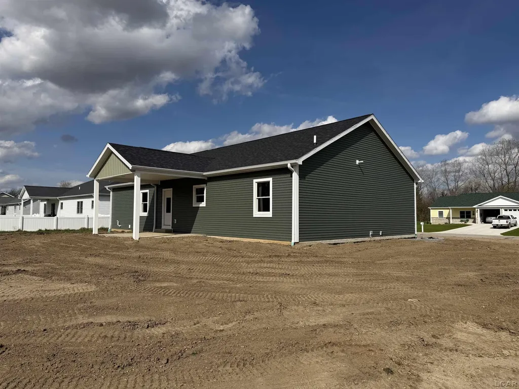 4173 Evergreen Road Adrian City MI 49221