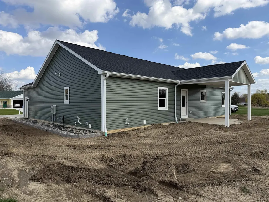 4173 Evergreen Road Adrian City MI 49221