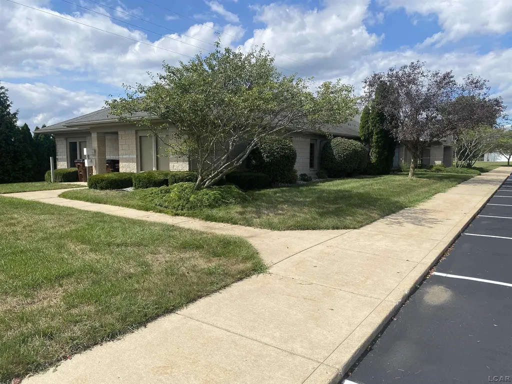 157 West Brooke Highway Blissfield Village MI 49228
