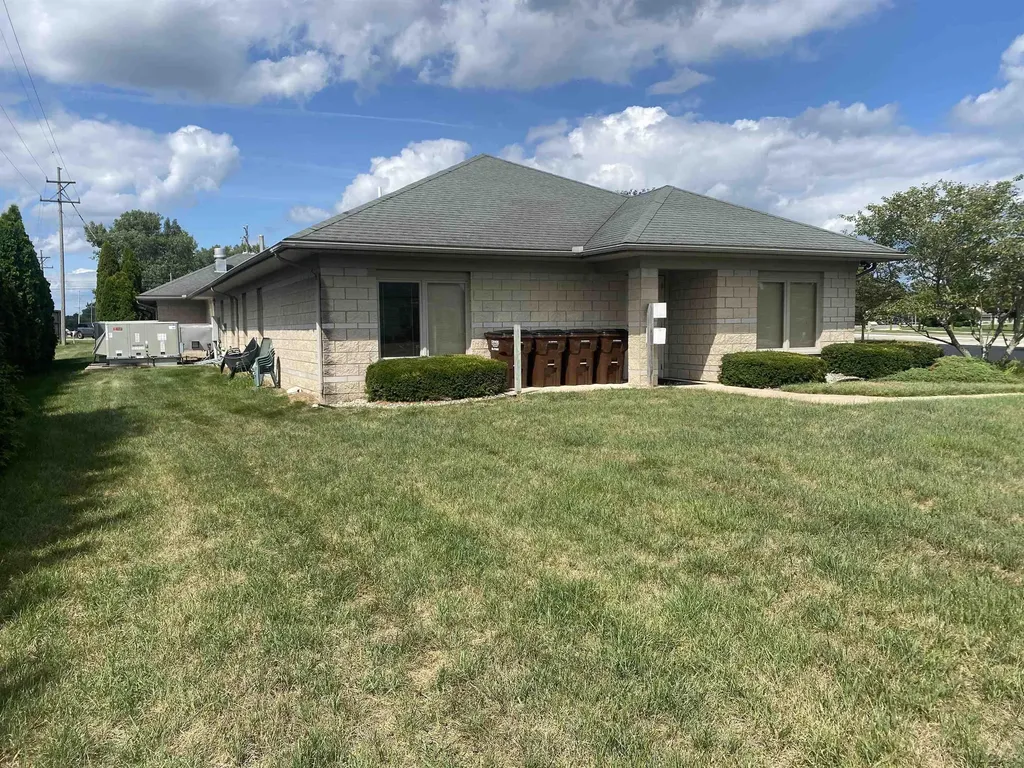 157 West Brooke Highway Blissfield Village MI 49228