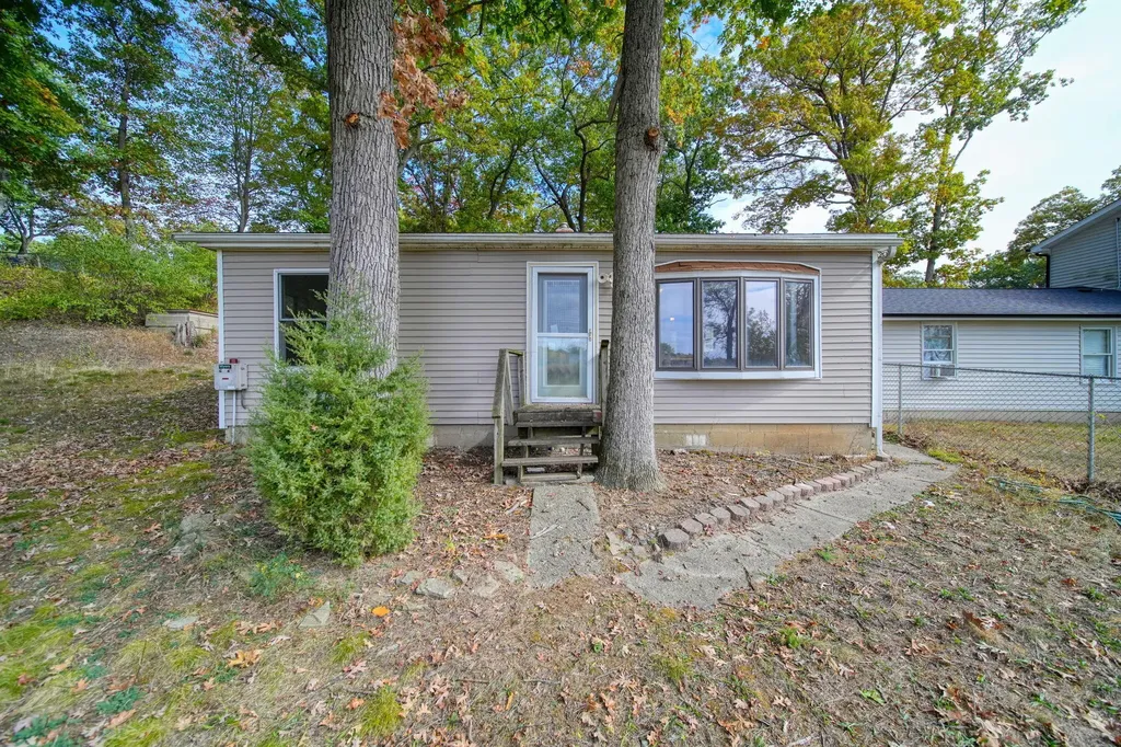 209 North Drive Brooklyn Village MI 49230