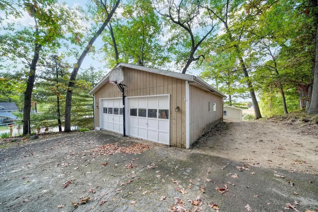 209 North Drive Brooklyn Village MI 49230