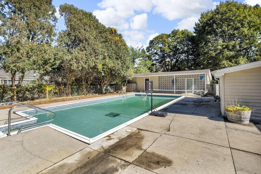 1678 W Kimmel Road Summit Township MI 49201