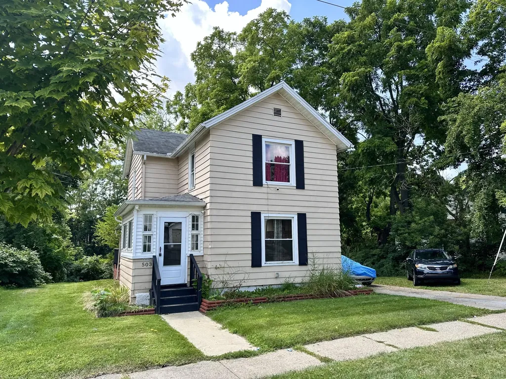 503 W Trail Street Jackson City MI 49201