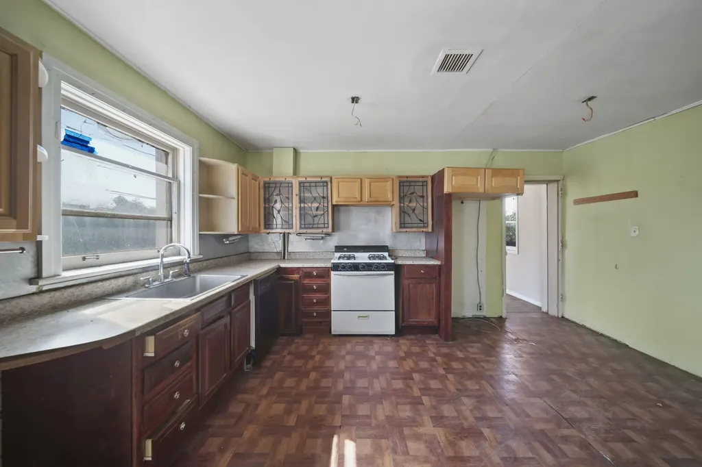 1314 Lansing Avenue Jackson City MI 49202