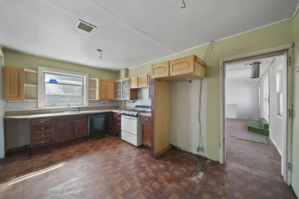 1314 Lansing Avenue Jackson City MI 49202