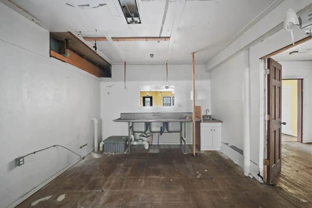 1314 Lansing Avenue Jackson City MI 49202
