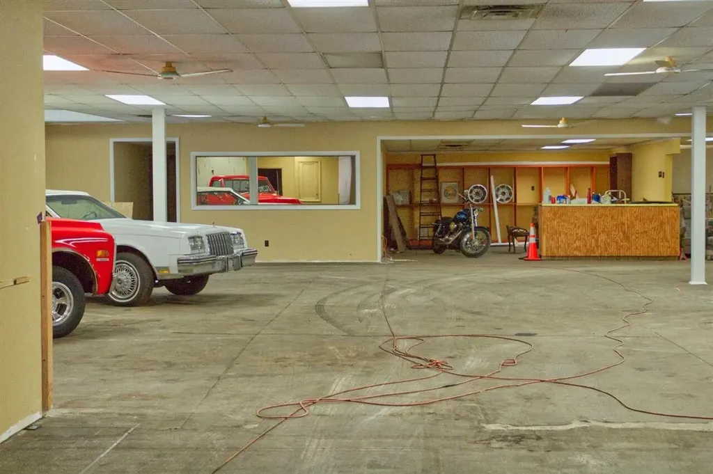528 E Michigan Avenue Jackson City MI 49201