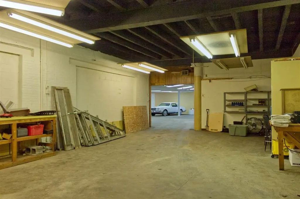 528 E Michigan Avenue Jackson City MI 49201
